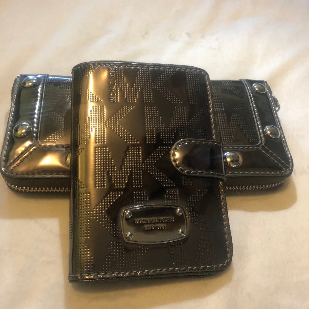 Michael Kors Mirror Metallic Zip ContinentalWallet